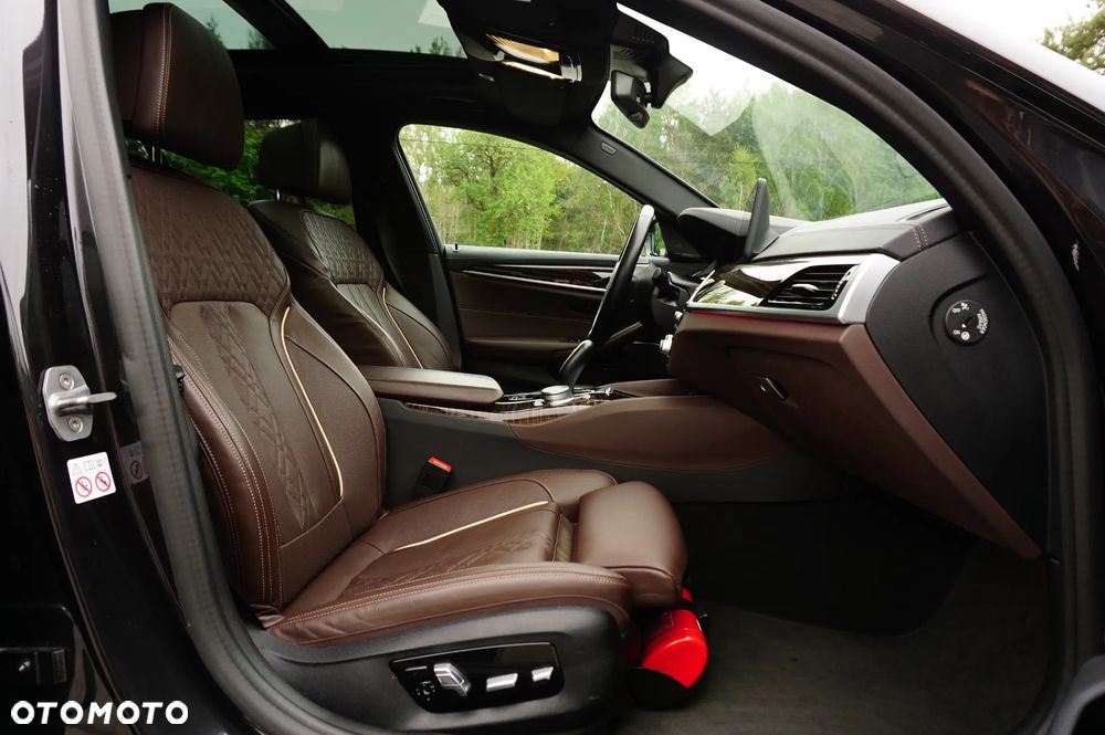 BMW Seria 5 530i xDrive mHEV Luxury Line - 21