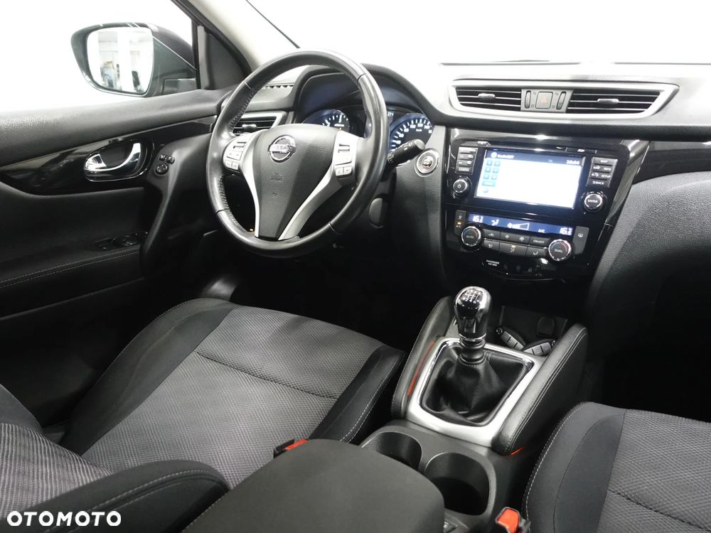 Nissan Qashqai 1.6 DCi ALL-MODE 4x4i N-Connecta - 29
