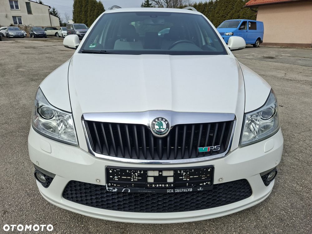 Skoda Octavia 2.0 TSI DSG RS - 10
