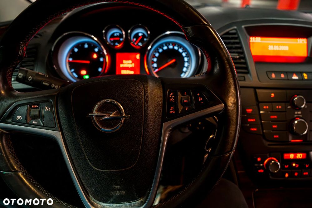 Opel Insignia - 14
