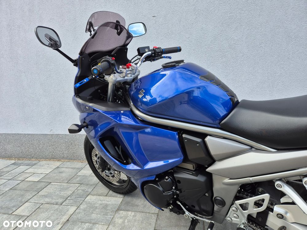 Suzuki GSX - 14