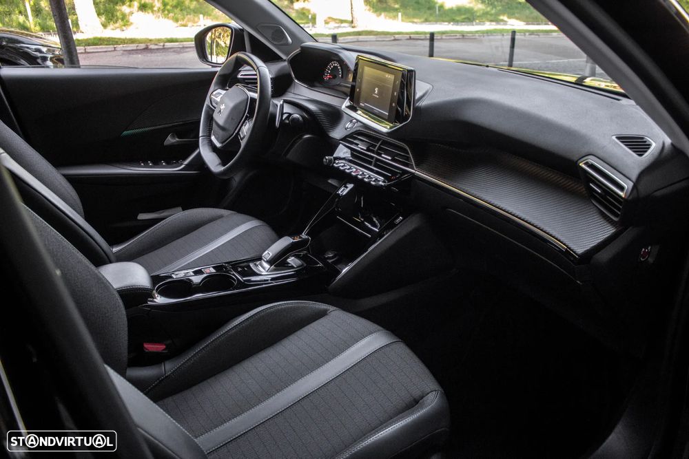 Peugeot 2008 1.5 BlueHDi Allure EAT8 - 25