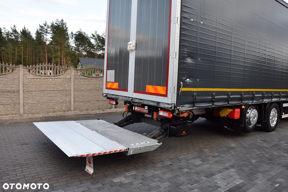 Volvo FH 460 EURO 6 / KABINA XL / FIRANA 9,5 M / NAVI / SOLARY / KLIMA POSTOJOWA / KAMERY / CAŁY NA PODUSZKACH / WINDA DHOLLANDIA / ZABUDOWA REDOS / 24 PALETY / AUTOMAT / SALON POLSKA / SERWIS ASO VOLVO / STAN IDEALNY !! - 31