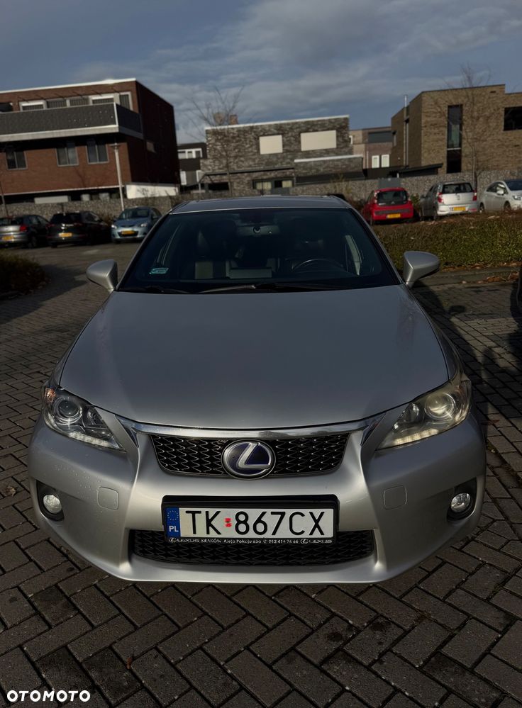 Lexus CT - 10