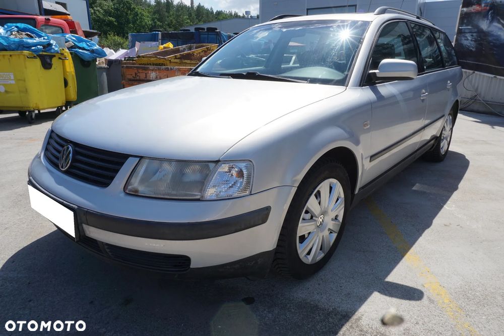 Volkswagen Passat - 1