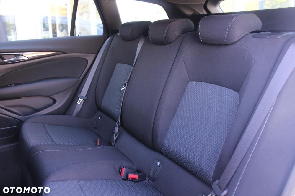 Opel Insignia - 12