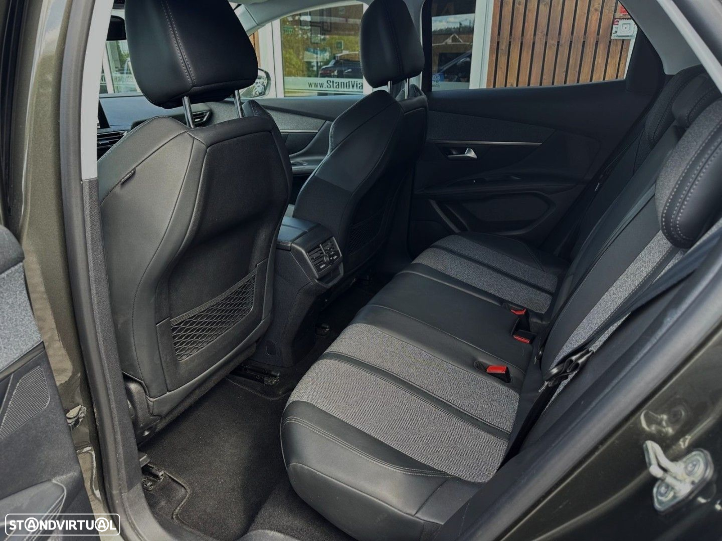 Peugeot 3008 1.5 BlueHDi Allure - 29