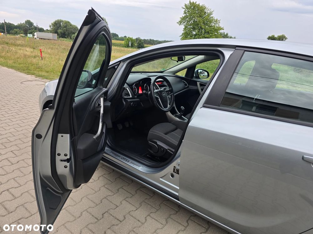 Opel Astra 1.4 T Enjoy - 9