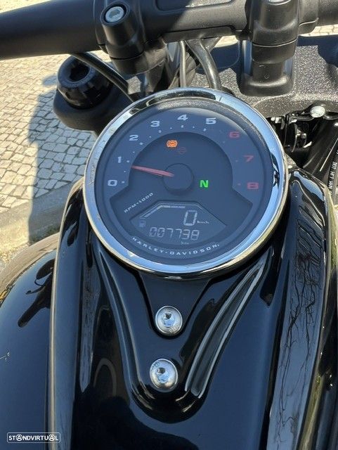 Harley-Davidson Softail FAT BOB 114 - 46