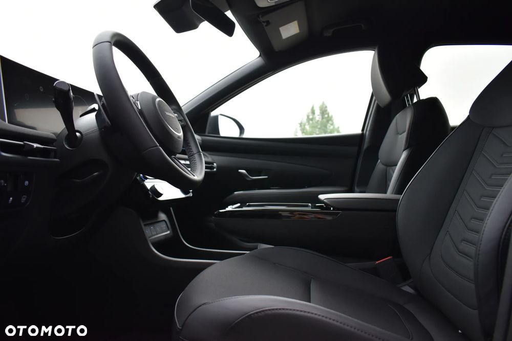 Hyundai Tucson 1.6 T-GDi HEV Smart Black 2WD - 19