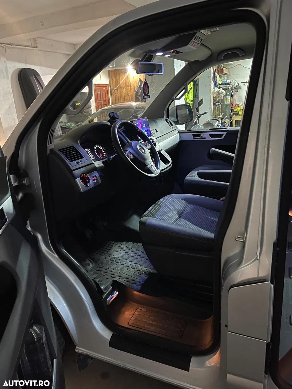Volkswagen Multivan - 14