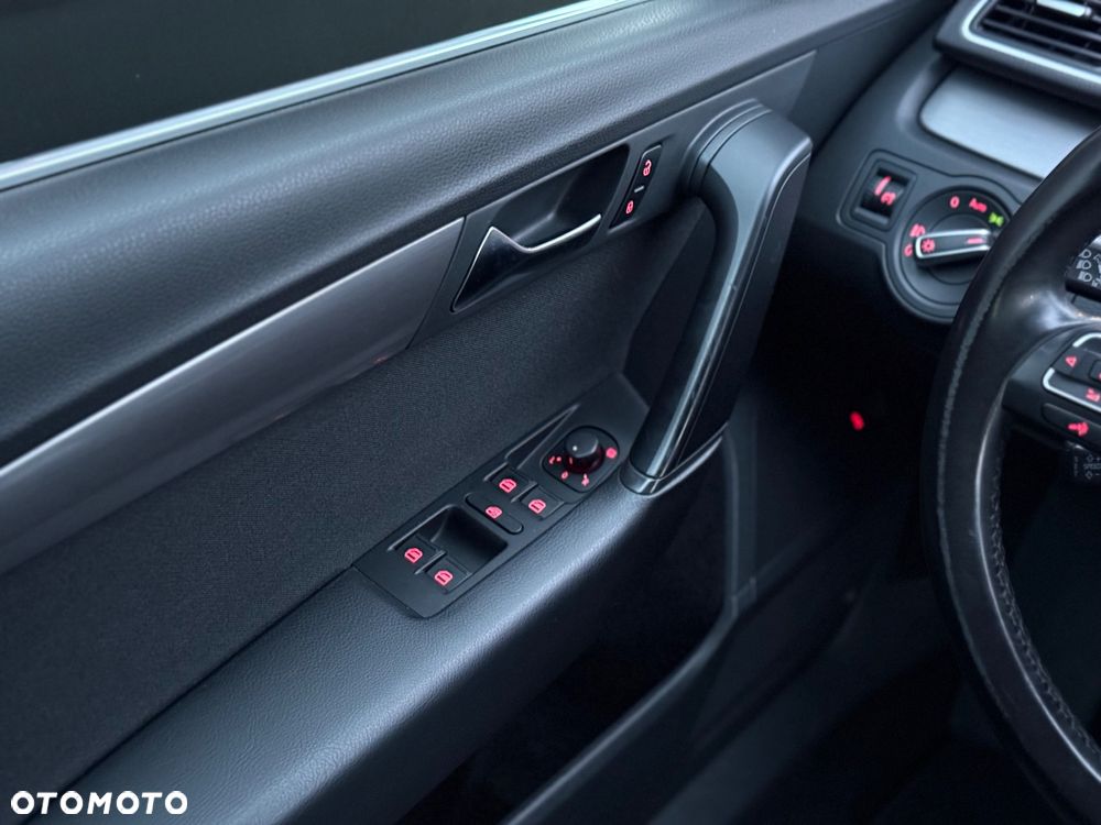 Volkswagen Passat - 13