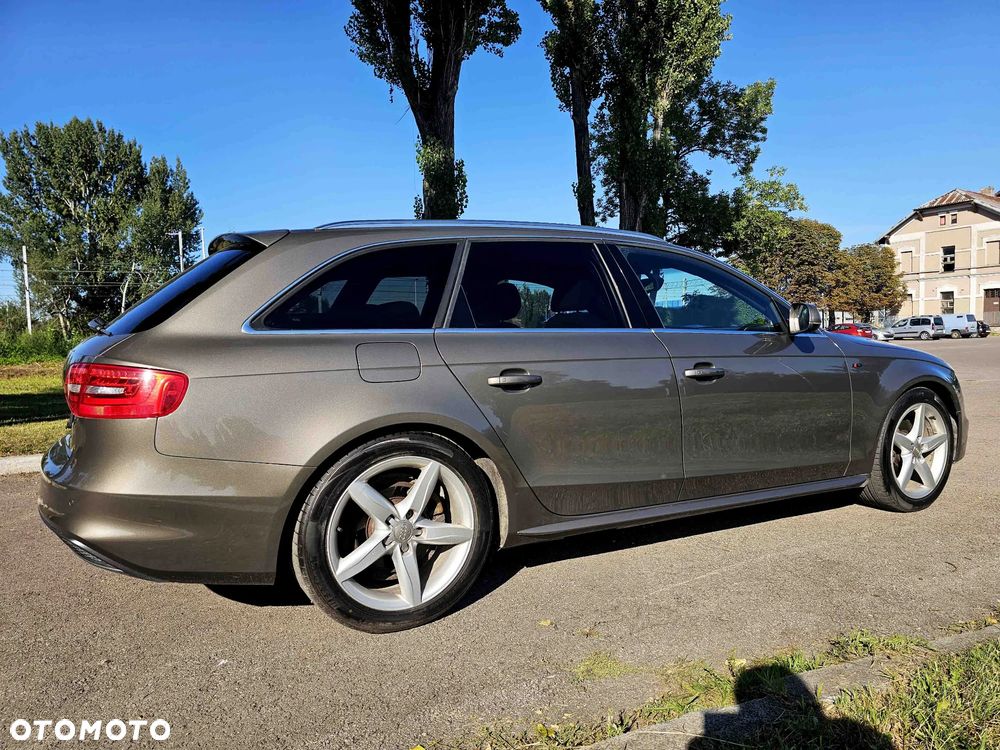 Audi A4 Avant 2.0 TDI DPF quattro S tronic S line Sportpaket - 13