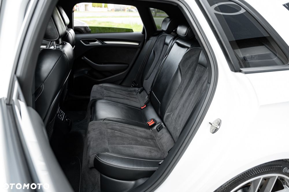 Audi S3 Sportback S tronic - 19