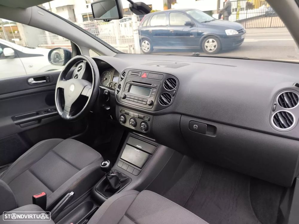 VW Golf Plus 2.0 TDi Confortline - 32