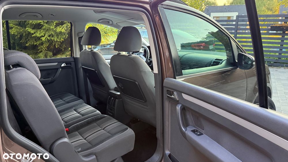 Volkswagen Touran 2.0 TDI DPF STYLE - 28