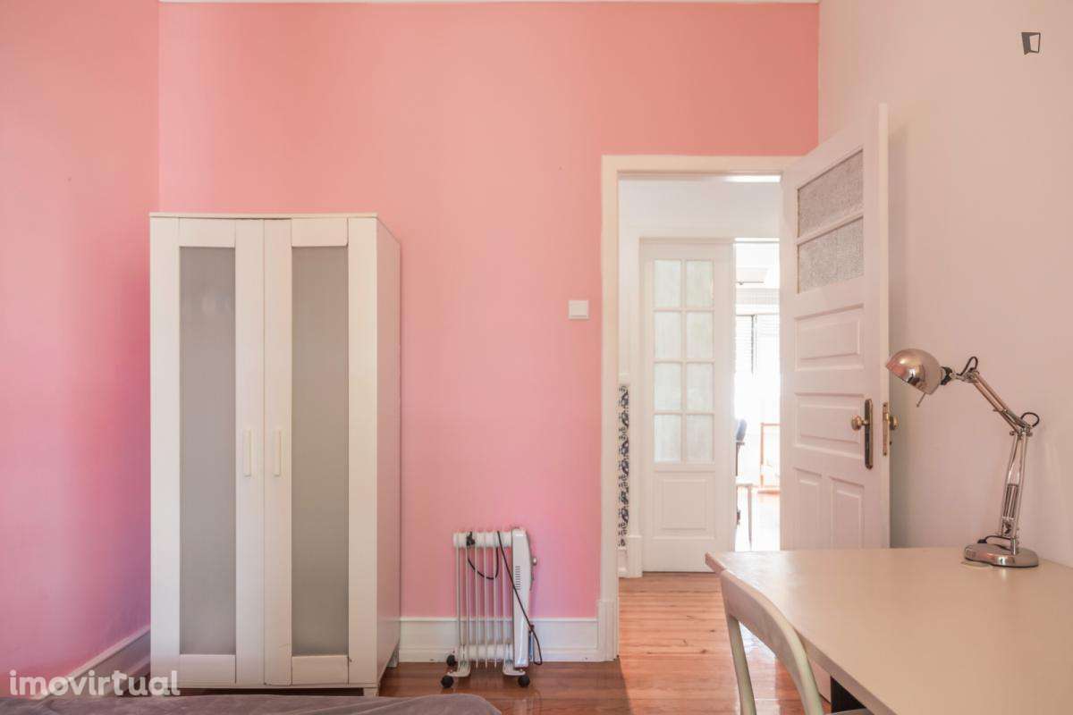 Quarto - localizado em Alameda Lisbon - Grande imagem: 5/17