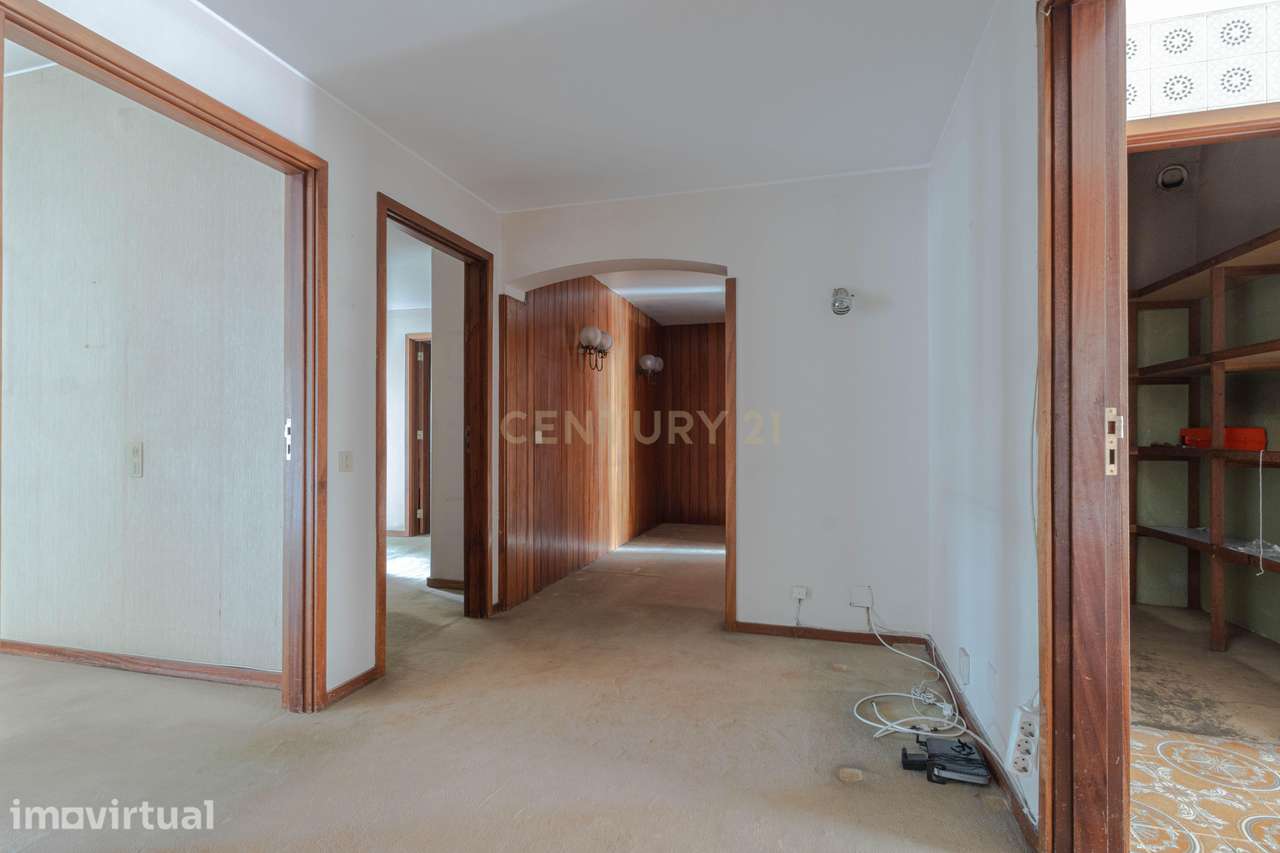 Apartamento T4 na Avenida Fernão de Magalhães — Espaço, Potencial e Di - Grande imagem: 5/30