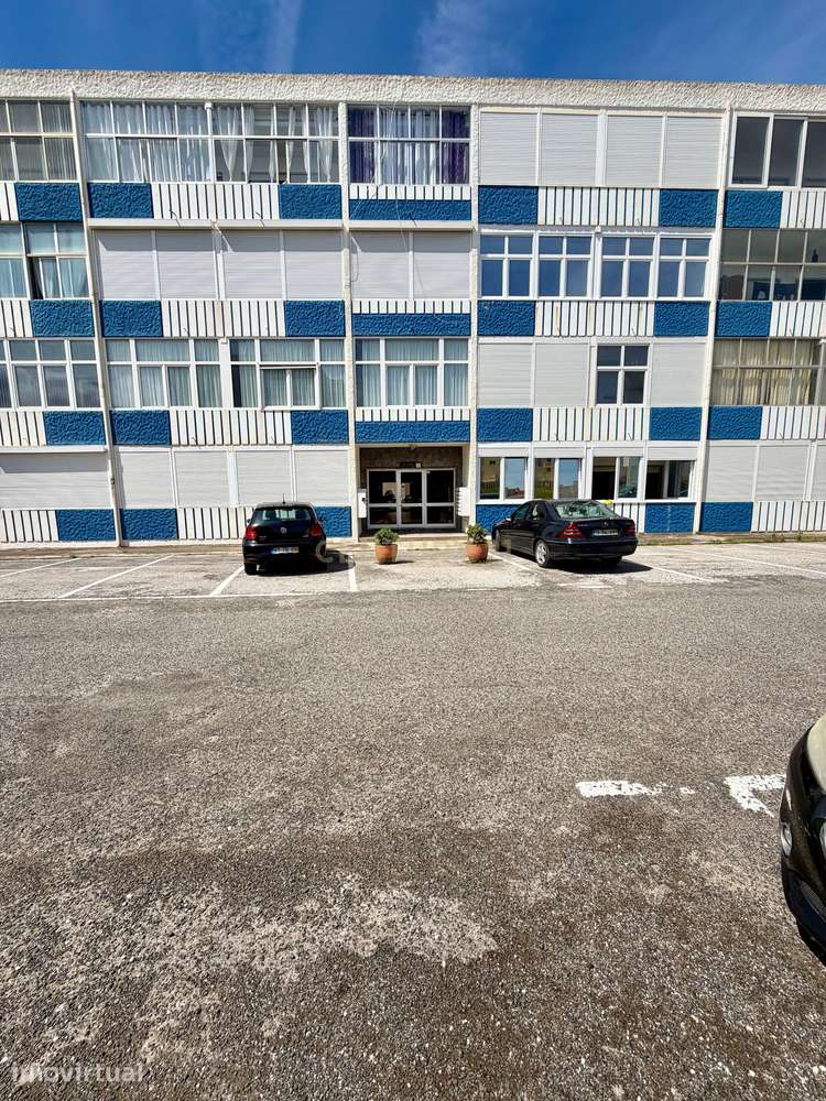 Apartamento T1 | Santa Cruz | 500 metros da Praia - Grande imagem: 2/15
