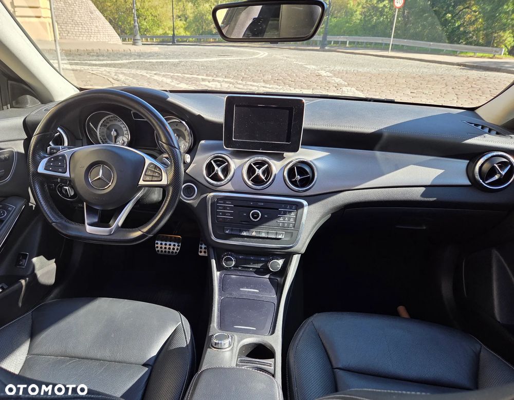 Mercedes-Benz CLA - 21