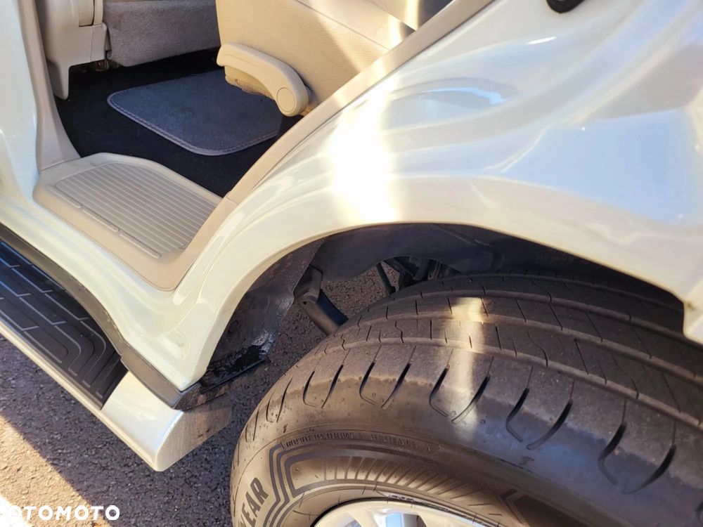 Mitsubishi Pajero - 14