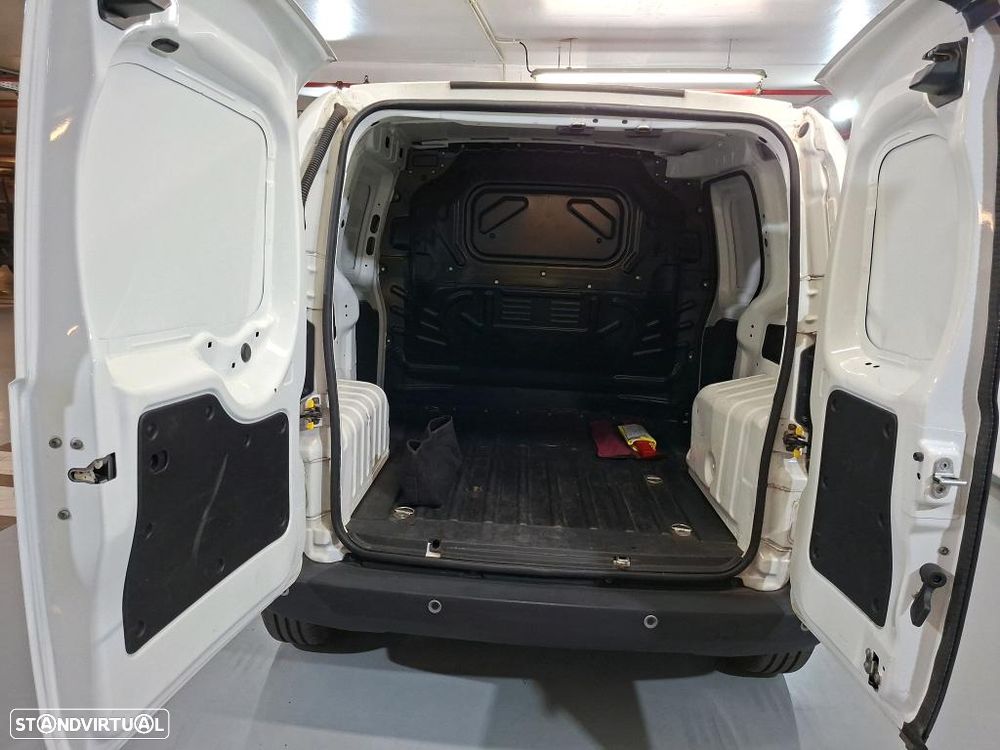 Fiat Fiorino 1.3 M-jet Adventure - 8