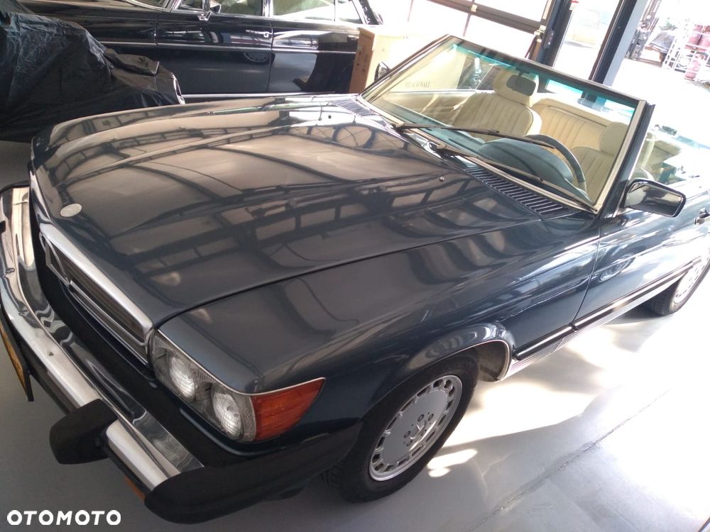 Mercedes-Benz SL - 1