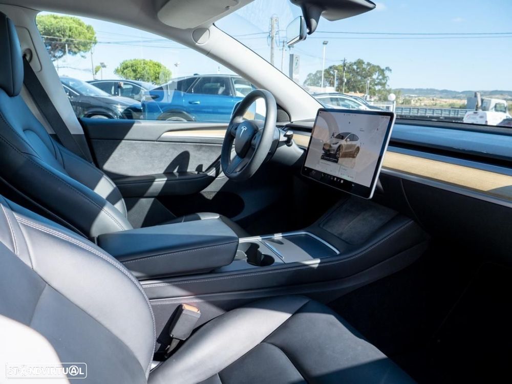 Tesla Model Y Standard - 19
