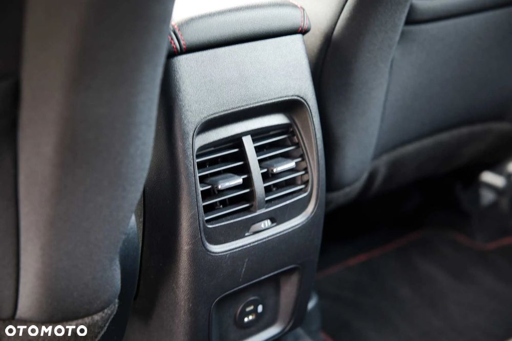 Ford Kuga 2.0 EcoBlue 4x4 ST-LINE - 30