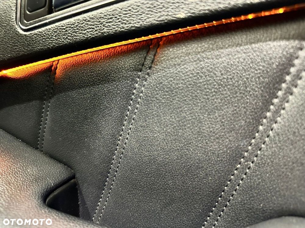 Mercedes-Benz Klasa E - 32