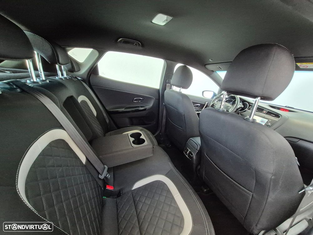 Kia Ceed 1.6 CRDi GT Line - 24