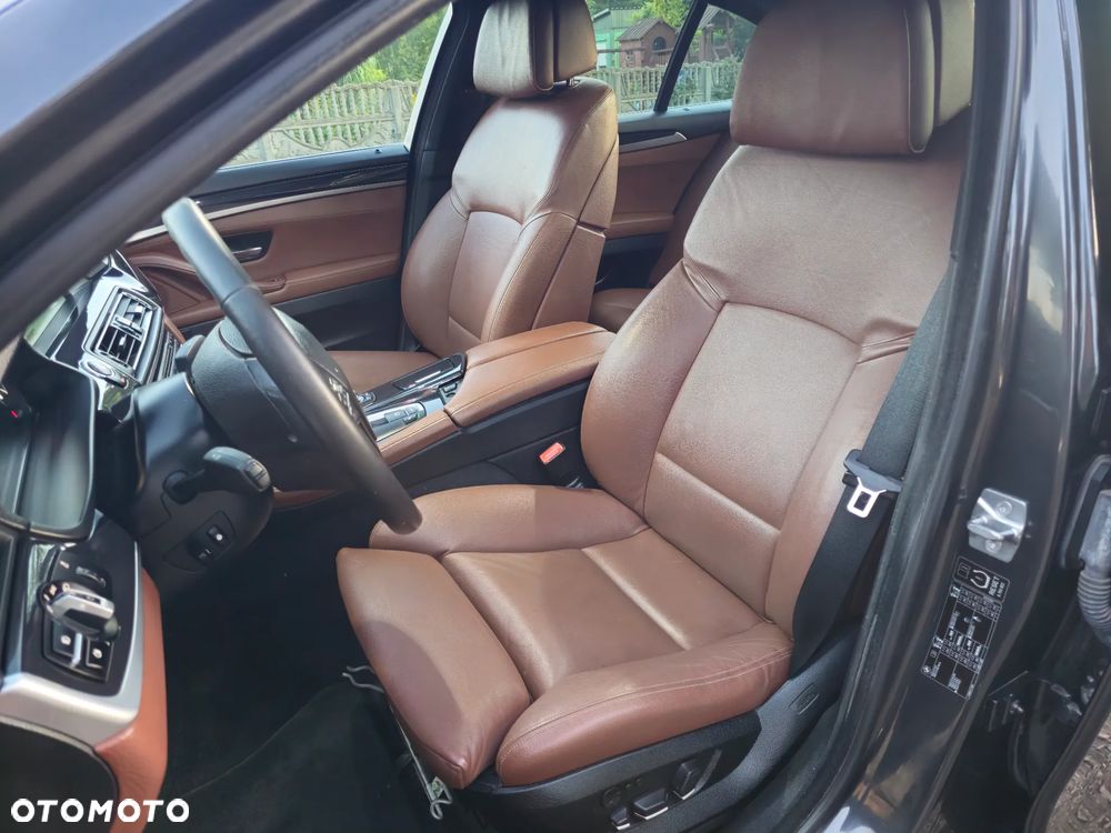 BMW Seria 5 530d Luxury Line - 23