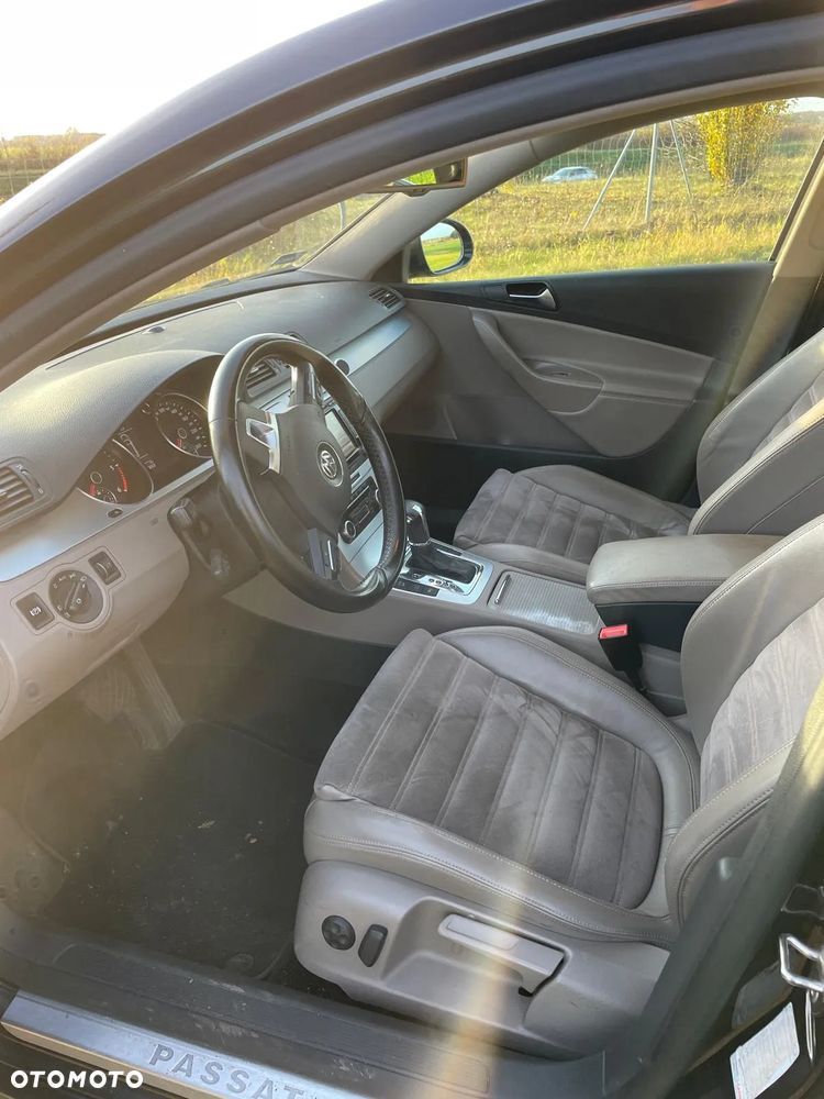 Volkswagen Passat 2.0 TDI Highline DSG - 11