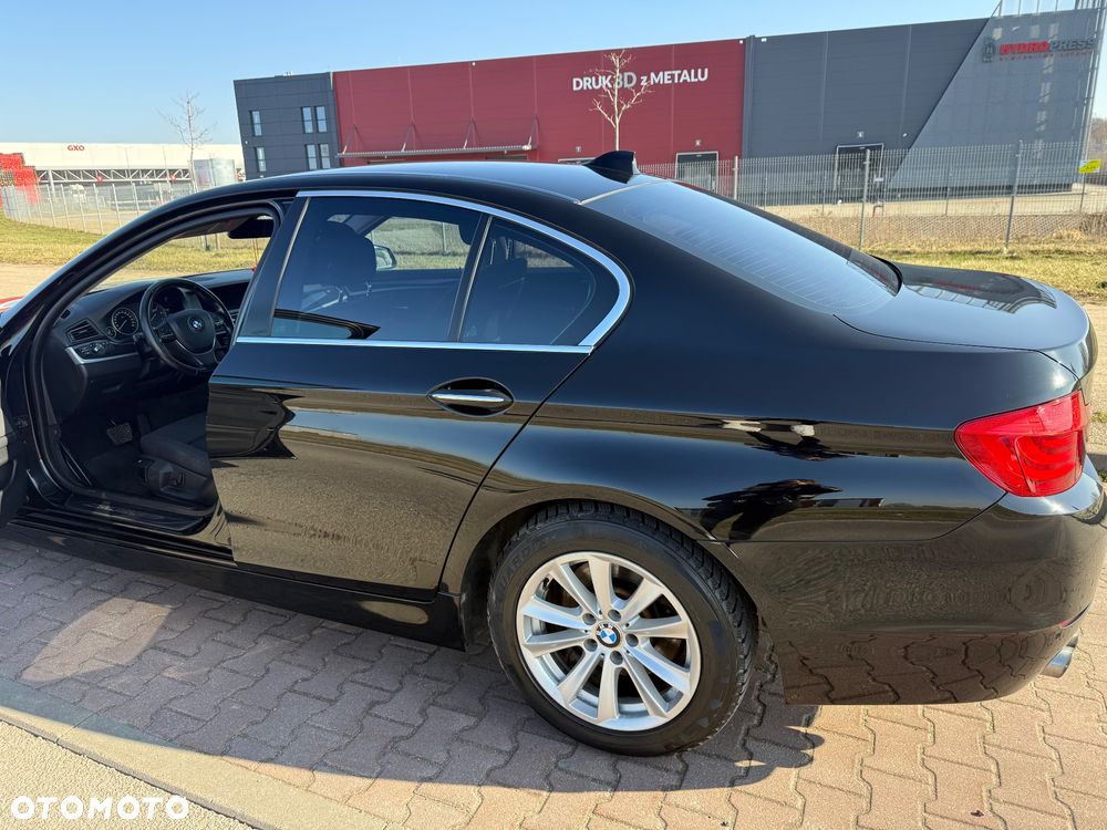 BMW Seria 5 525d xDrive - 3