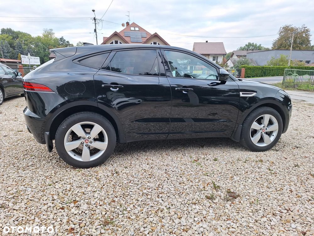 Jaguar E-Pace 2.0 i4D AWD R-Dynamic - 11