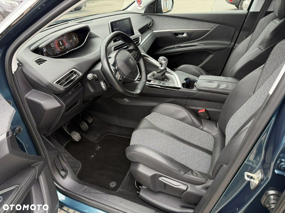 Peugeot 5008 BlueHDI 130 Allure - 22