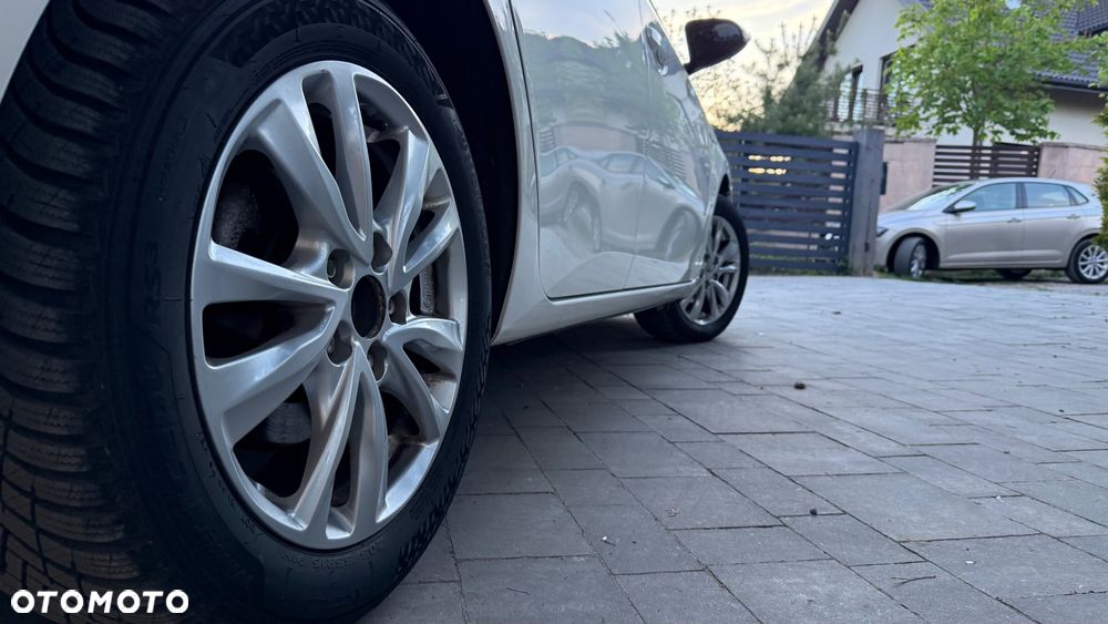 Toyota Auris 1.8 HSD Prestige - 24