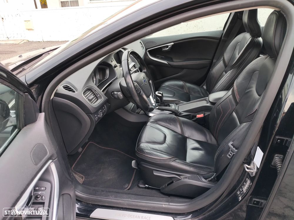 Volvo V40 Cross Country - 10