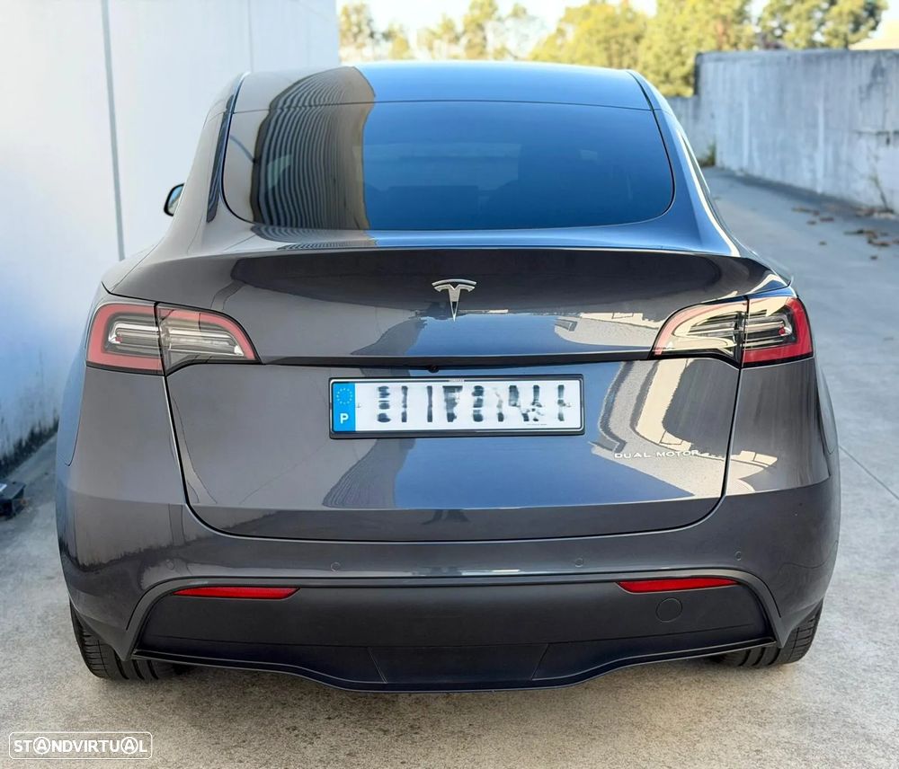 Tesla Model Y Long Range Dual Motor AWD - 5