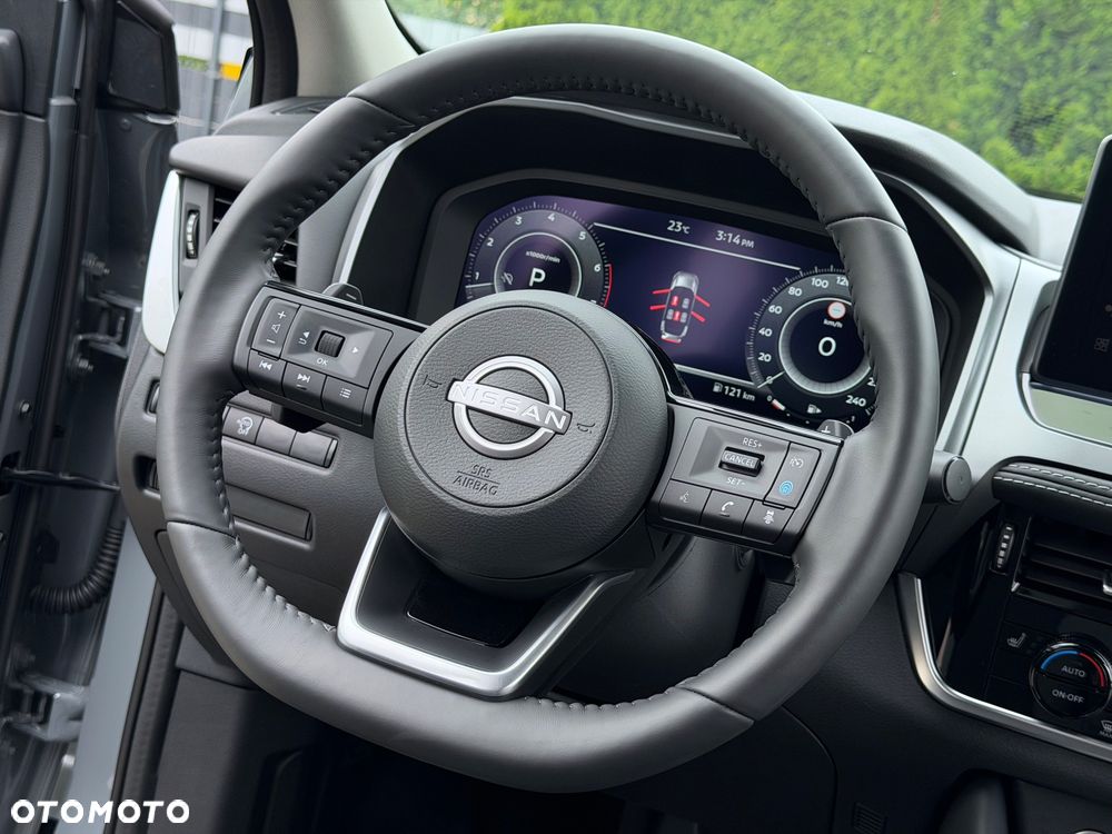 Nissan Qashqai 1.3 DIG-T N-Connecta DCT - 25