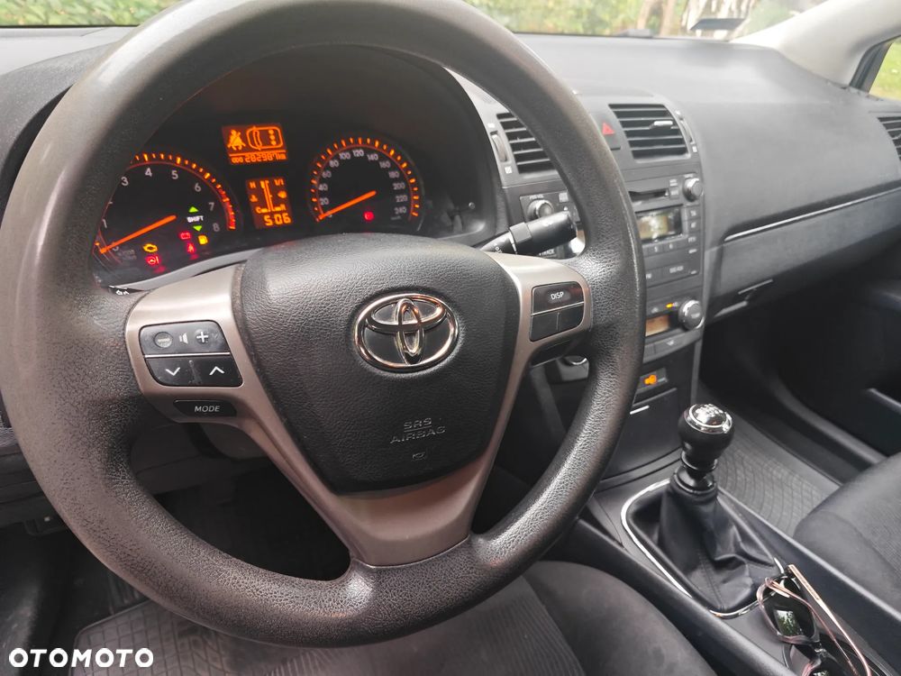 Toyota Avensis 1.6 Luna - 15