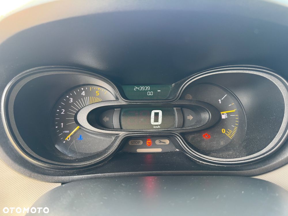 Renault Trafic - 16