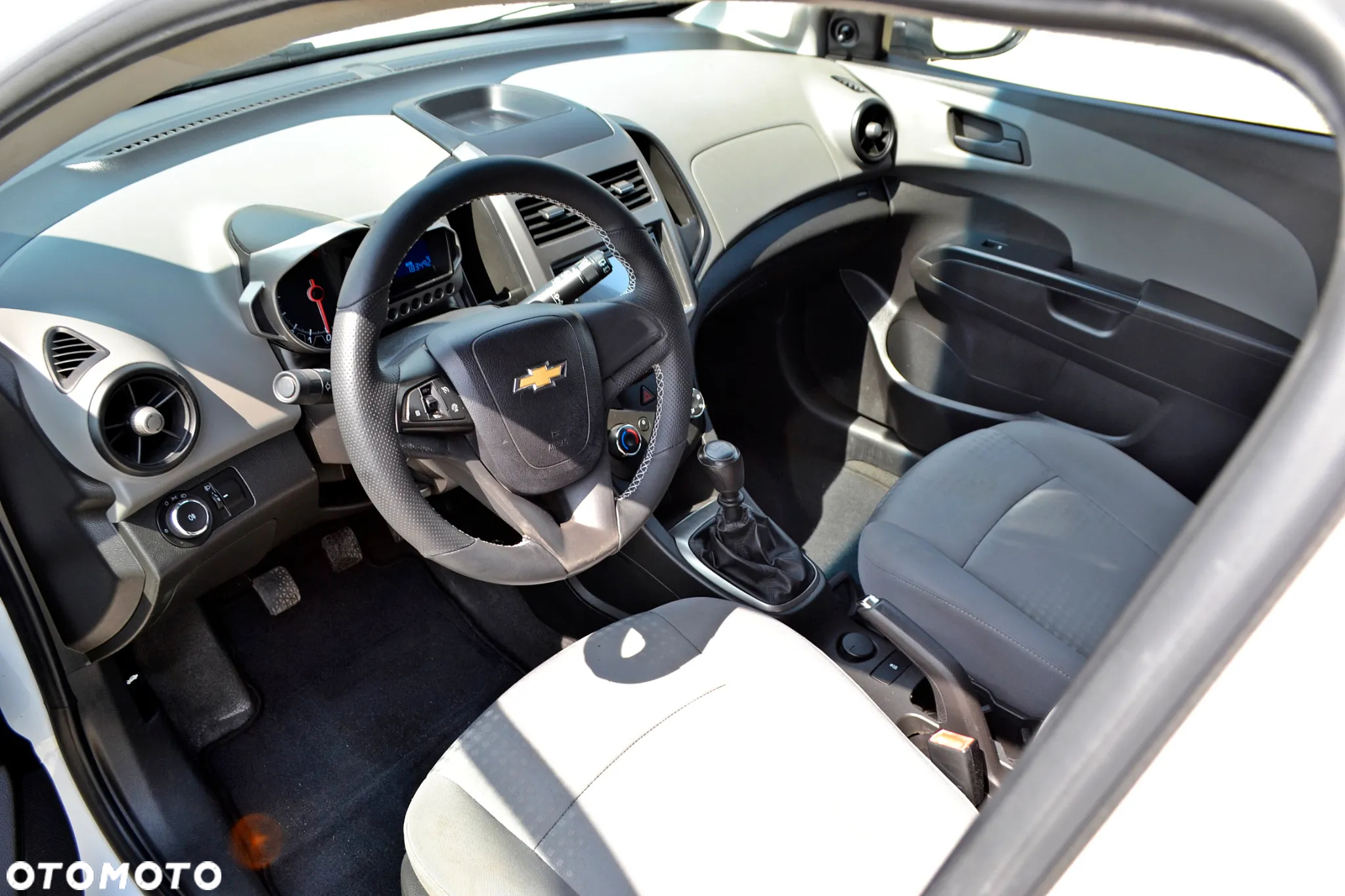 Chevrolet Aveo 1.2 LS - 10
