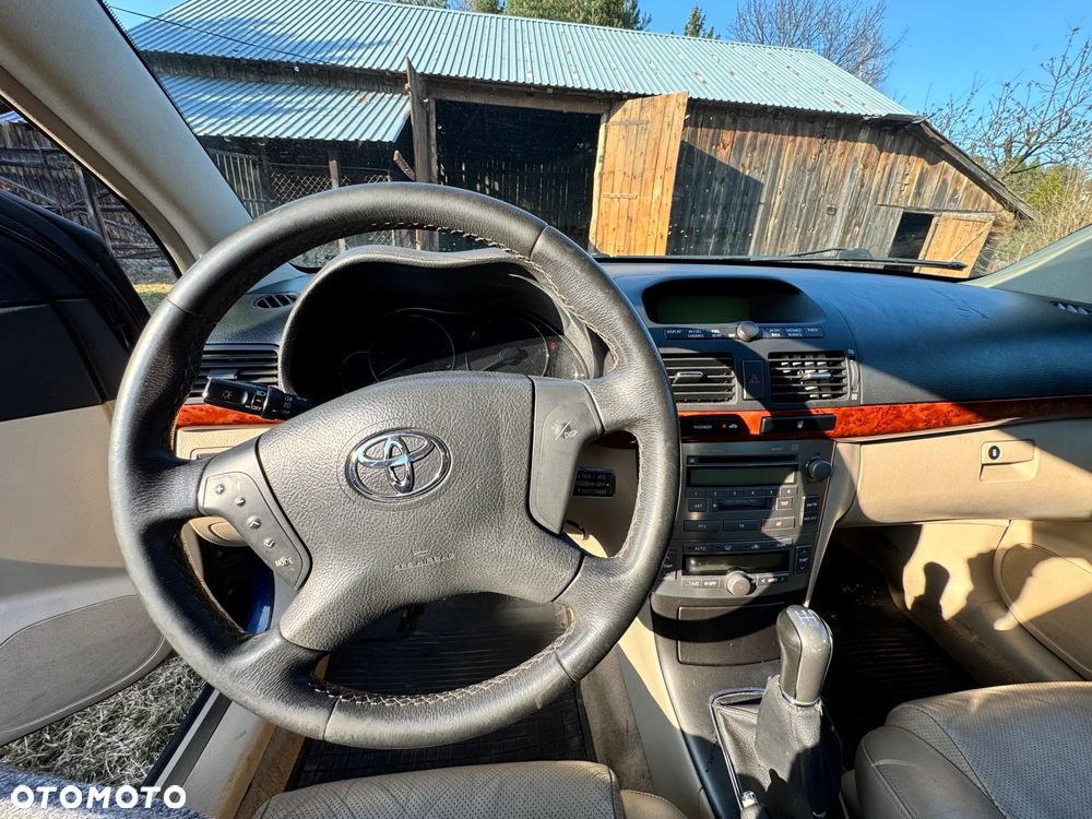 Toyota Avensis 2.0 D-4D Executive - 7