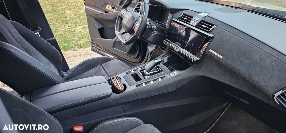 DS Automobiles DS 7 Crossback 1.6 PHeV FWD 225 EAT8 PERFORMANCE LINE + - 11