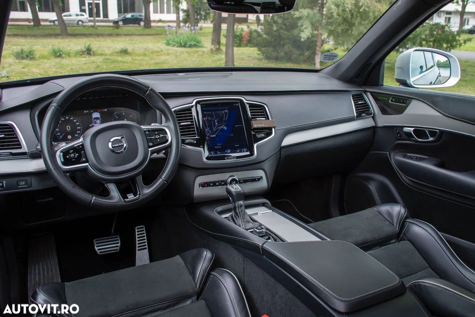 Volvo XC 90 D5 AWD Geartronic RDesign - 12