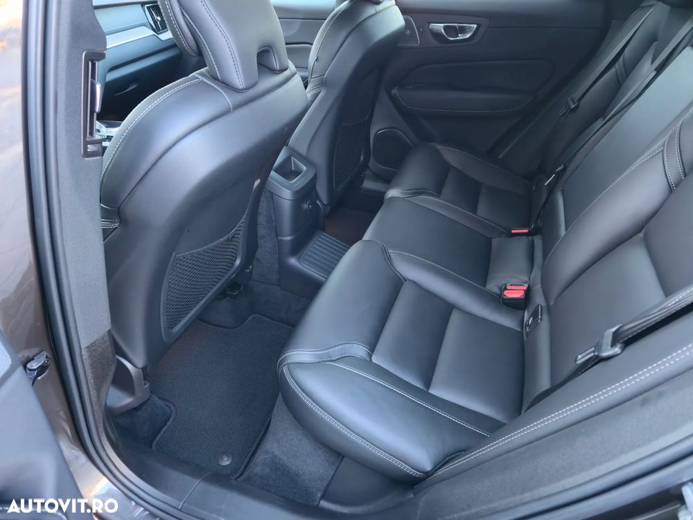 Volvo XC 60 T6 AWD Recharge Geartronic Inscription Expression - 28