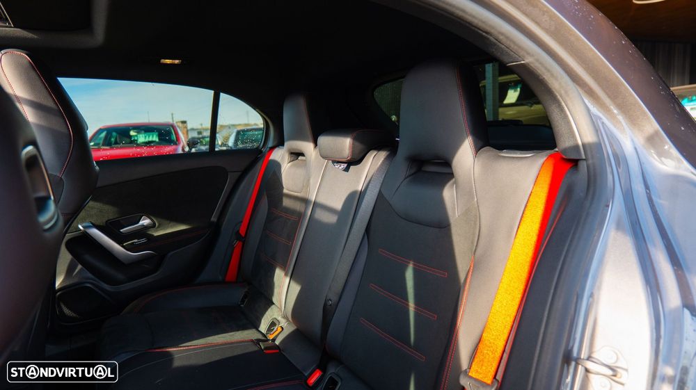 Mercedes-Benz A 35 AMG 4Matic Speedshift DCT 7G - 27