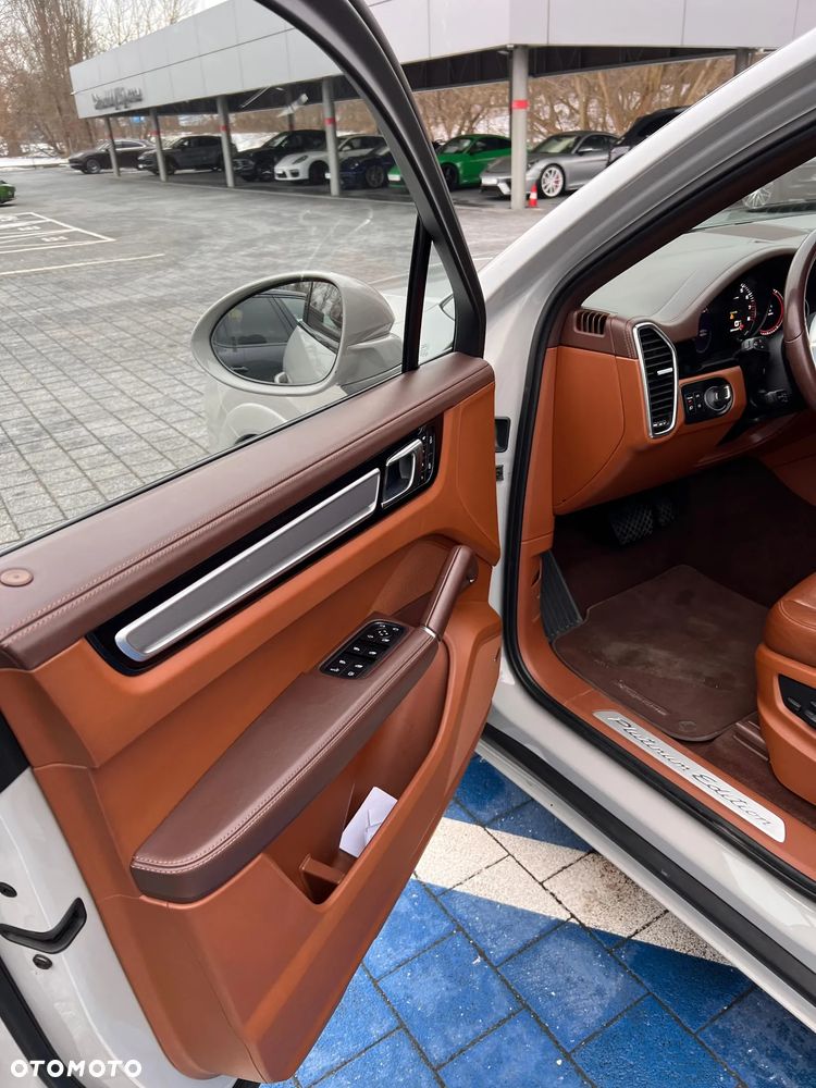 Porsche Cayenne E-Hybrid - 16