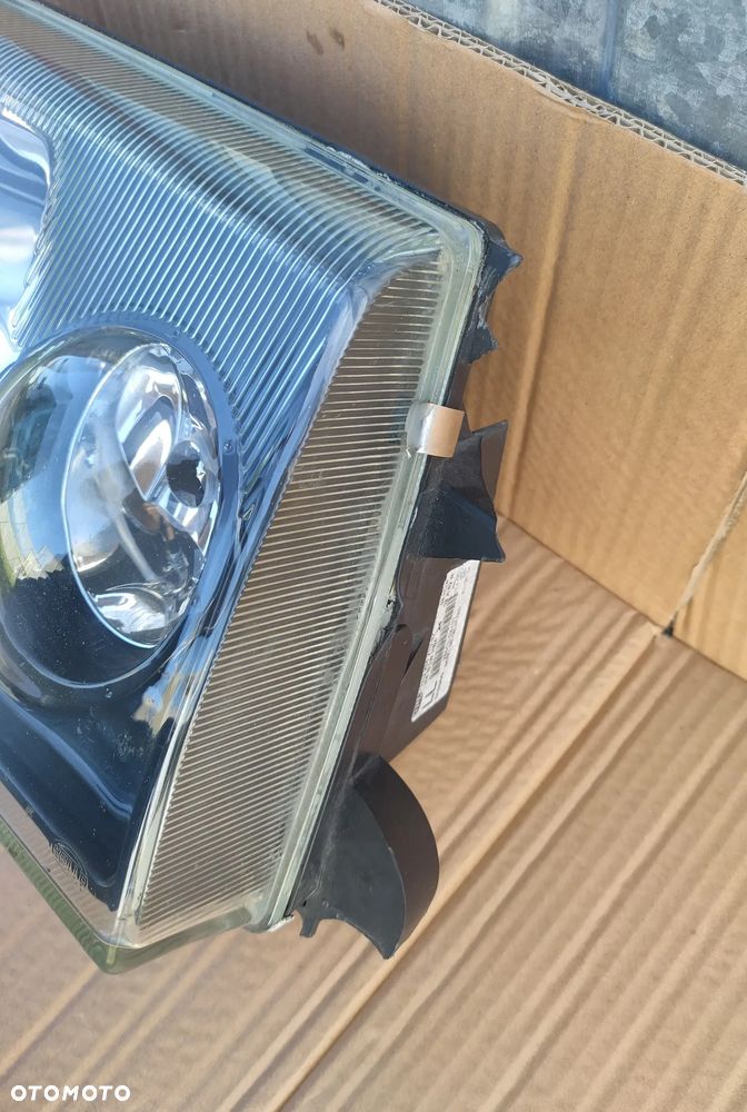 Reflektor Prawy Lampa Prawa szkło ramka Nissan Terrano II Lift - 2